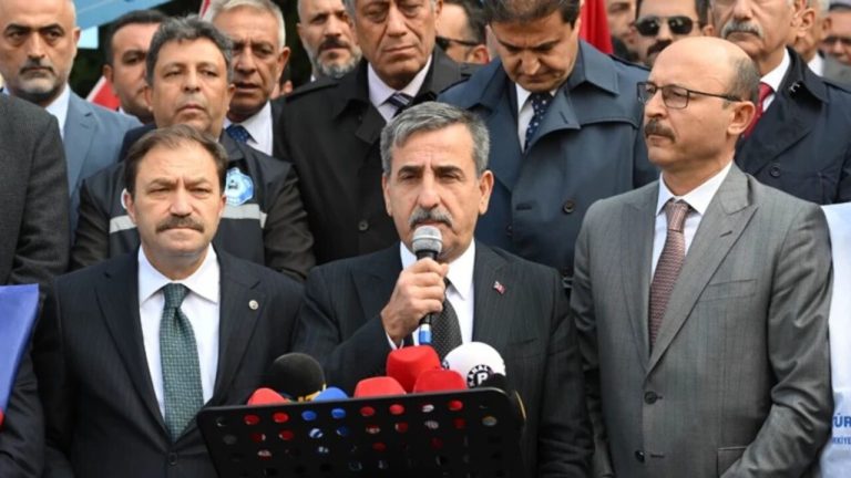 Türkiye Kamu-Sen’den Memur ve Emekli Maaşlarına Acil Düzenleme Çağrısı