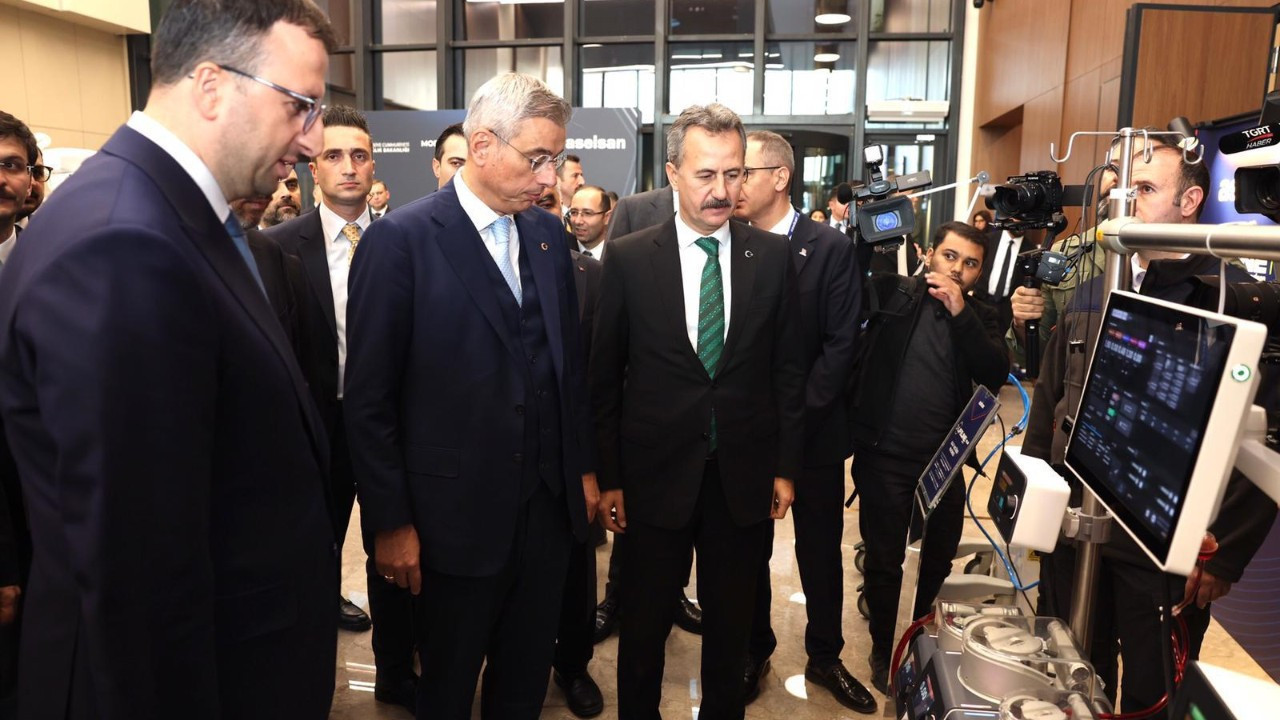 ASELSAN’dan Sağlık Bakanlığı’na Yerli Mobil Röntgen Cihazı Teslimatı