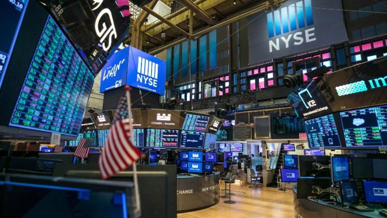 New York Borsası Düşüşle Açıldı: Özel Sektör İstihdamı Alarm Veriyor