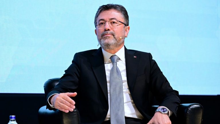 Bakan Yumaklı’dan Bayburt ve Gümüşhane’ye Tarım ve Ekonomiyi Destekleyecek Yatırım Müjdesi