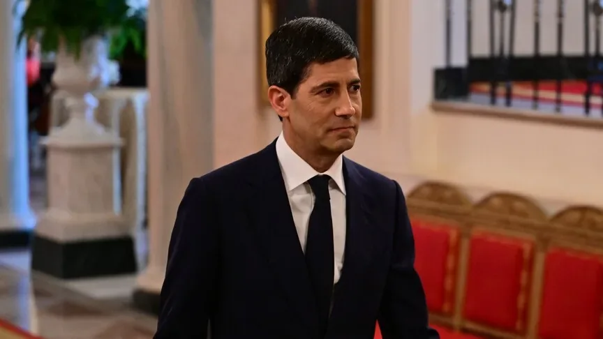 Fed Başkanı Kevin Warsh Dönemi Sert Başladı: Faiz İndirimi Umutları Zayıfladı