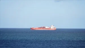 Hürmüz Boğazı’nda Trafik Açılıyor, Brent Fiyatı 77 Doların Altında