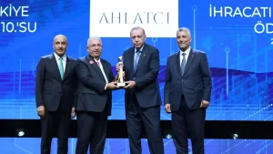 Kuyumculuk Sektörünün İhracat Şampiyonu Ahlatcı, Ödülünü Cumhurbaşkanı Erdoğan’dan Aldı