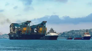 İstanbul Boğazı’nda 14 Saatlik Gemı Trafiğine Kapanma: Saipem 7000’in Geçişinin Ardından