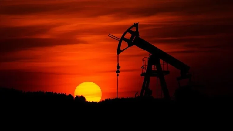 Petrol Fiyatlarında Düşüş: Hürmüz Boğazı Anlaşması Yakın