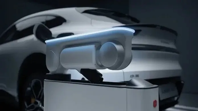 Xiaomi’nin Mucizevi İcatı: Otomatik Şarj Kolunu Tanıttı