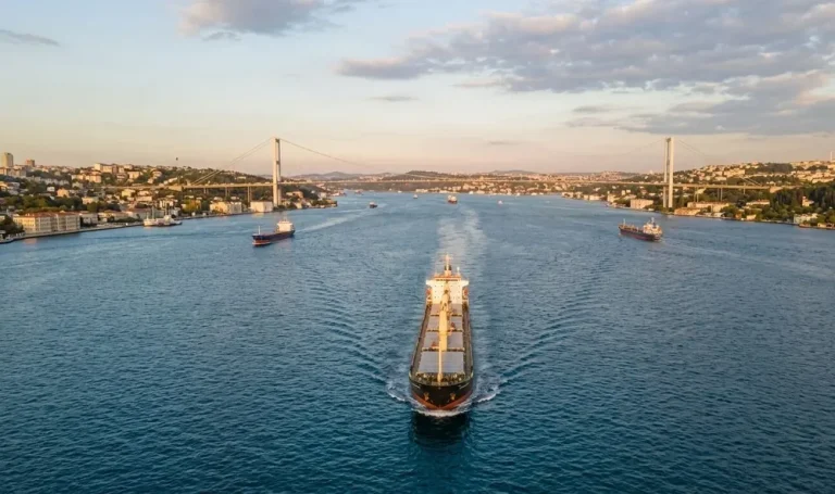 Türk Boğazları Geçiş Ücretinde Değişiklik: Yeni Düzenleme ile 6,70 Dolar