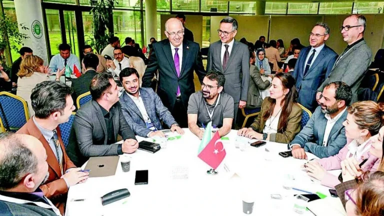 Türkiye’de Sanayinin Yapay Zekâ Desteğiyle Dönüşümü: Fırsatlar ve Engeller