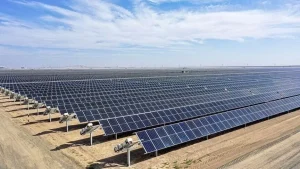Türkiye’de Güneş Enerjisi Üretimi Rekor Kırdı: Yılın Zirvesi