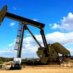 Petrol Fiyatları İran-Amerika Geriliminde Dalgalanıyor