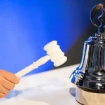 Orzax Halka Arz Sonuçları Ne Zaman Açıklanacak, Kaç Lot Verecek?

<p>Orzaks İlaç ve Kimya Sanayi AŞ’nin halka arz süreci sona erdi ve yatırımcılar sonuçların açıklanacağı tarihi merakla bekliyor. 29 Haziran’da başlayan ve 1 Temmuz 2026 tarihinde tamamlanan halka arzda <strong>52 milyon 500 bin lot</strong> sunuldu. Pay başına <strong>69 TL</strong> sabit fiyatla gerçekleştirilen halka arz, yoğun ilgi gördü. ORZAX işlem koduyla Borsa İstanbul’da işlem görecek şirketin halka arzına katılan yatırımcılar, <strong>kişi başına kaç lot düşeceği</strong> ve <strong>sonuçların ne zaman ilan edileceği</strong> hakkında bilgi bekliyor.</p>

<h2>Halka Arz Sonuçları Açıklandı mı?</h2>
<p>Orzaks İlaç ve Kimya halka arz sonuçları <strong>henüz resmi olarak açıklanmadı</strong>. Talep toplama sürecinin tamamlanmasının ardından şirketin halka arz sonuçlarını, Kamuyu Aydınlatma Platformu (KAP) üzerinden duyurması bekleniyor. Sonuçların açıklanmasıyla birlikte <strong>yatırımcı sayısı ve kesin lot dağılımı</strong> da netleşecek.</p>

<h2>ORZAX Halka Arz Sonuçları Ne Zaman Açıklanacak?</h2>
<p>Piyasa beklentilerine göre Orzax halka arz sonuçlarının <strong>2 Temmuz veya 3 Temmuz 2026</strong> tarihlerinde açıklanması öngörülüyor. Resmi açıklamanın ardından yatırımcılar, aracı kurum hesaplarından ve KAP üzerinden kendilerine tahsis edilen lot sayılarını görüntüleyebilecek.</p>

<h2>ORZAX Kaç Lot Verebilir?</h2>
<p>Kesin lot dağılımı henüz belli olmasa da <strong>katılımcı sayısına göre yapılan tahmini hesaplamalar</strong> şu şekilde sıralanıyor:
– 700 bin yatırımcı katılımında yaklaşık <strong>43 lot</strong>
– 800 bin yatırımcı katılımında yaklaşık <strong>37 lot</strong>
– 900 bin yatırımcı katılımında yaklaşık <strong>33 lot</strong>
– 1 milyon yatırımcı katılımında yaklaşık <strong>30 lot</strong>
– 1 milyon 100 bin yatırımcı katılımında yaklaşık <strong>27 lot</strong>
– 1 milyon 200 bin yatırımcı katılımında yaklaşık <strong>25 lot</strong>
Bu rakamlar yalnızca <strong>tahmini hesaplamalardan</strong> oluşuyor. Kesin lot miktarı halka arz sonuçlarının açıklanmasıyla belli olacak.</p>

<h2>ORZAX Ne Zaman Borsada İşlem Gorececek?</h2>
<p>Halka arz sonuçlarının ilan edilmesinin ardından Borsa İstanbul tarafından işlem tarihi duyurulacak. <strong>Genellikle halka arz sonuçlarının açıklanmasını takip eden ilk iş günlerinde</strong> hisselerin borsada işlem görmeye başlaması bekleniyor. İşlem tarihi, Kamuyu Aydınlatma Platformu üzerinden yapılacak resmi açıklamayla kesinlik kazanacak.</p>

<p>Orzax halka arz süreci, <strong>Borsa İstanbul</strong> ve <strong>halka arz pazarı</strong> için önemli bir gelişme olarak görülüyor. Şirketin halka arzının başarılı olması, <strong>sermaye piyasalarının</strong> büyümesine ve <strong>ekonomik gelişime</strong> katkıda bulunması bekleniyor.</p>
