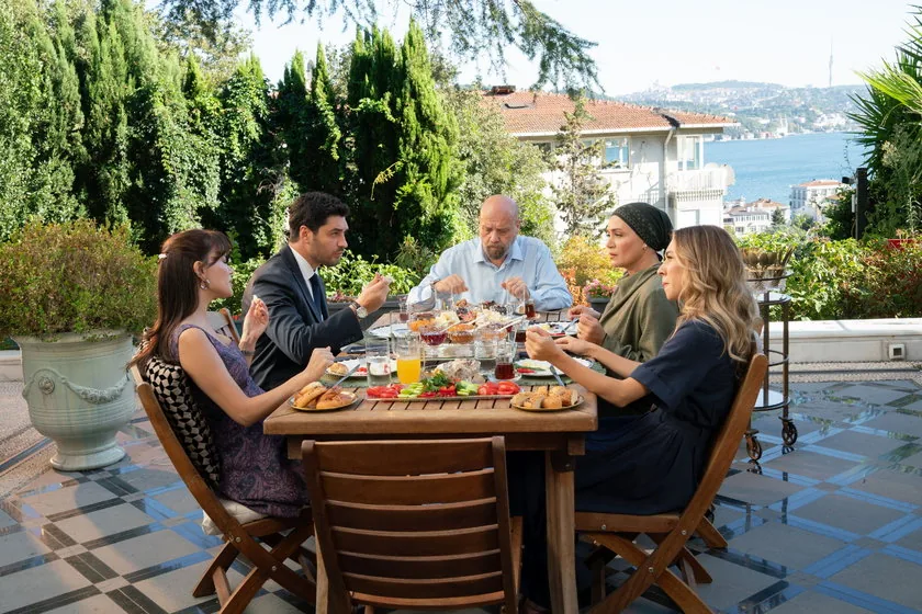 Show TV’de “Kızılcık Şerbeti” Yeni Bölümü Ne Zaman ve Nasıl İzlenir? Detaylı Rehber