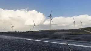 Türkiye’nin elektrik kurulu gücü 126 944 MW’ye ulaştı; yenilenebilir enerji %62,9