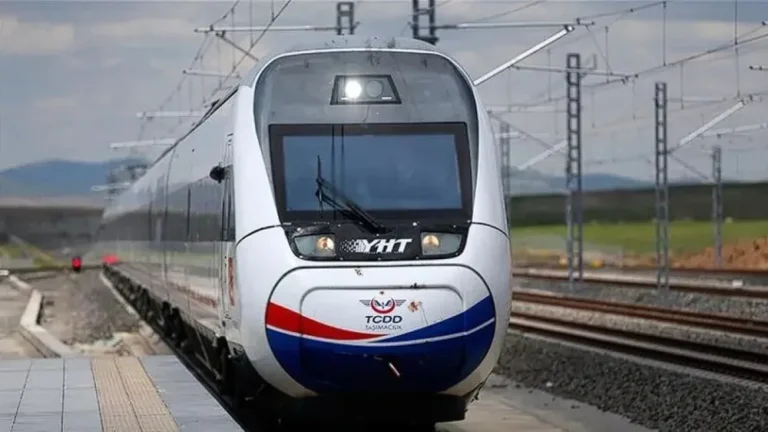 Türkiye’nin 2028 Demiryolu Hedefi 17 287 km Olacak: Hızlı Tren, Lojistik Merkezleri ve Yerli Üretim Ayrıntıları