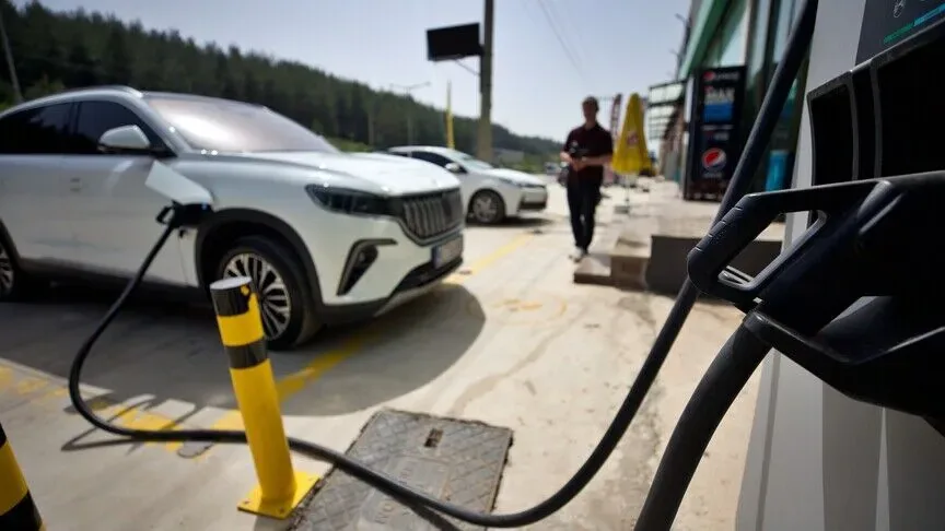 Ağustos ayında Türkiye’de elektrikli araç şarj trafiği rekor kırdı: 3,5 milyon işlem ve 97 bin MWh tüketim