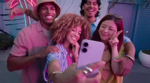 iPhone 17’nin yeni kare sensörlü Center Stage Kamerasıyla Çerçevede Kalmanın Avantajları