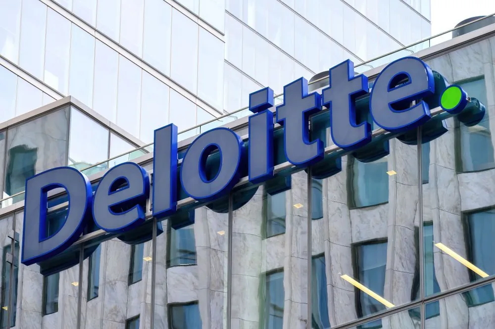 Deloitte, 500.000 Çalışanına AI Sunarken $10 MİLİON Geri Ödemeyle Karşı Karşıya